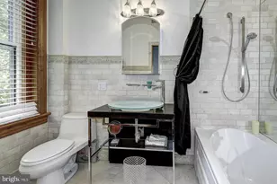 2712 P NW, Washington, DC 20007 - Photo 12