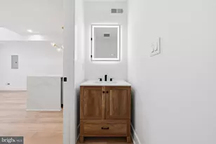2105 M St NE, Washington, DC 20002 - Photo 8