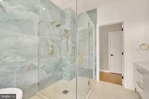 8165 E Beach Dr NW, Washington, DC 20012 - Photo 26