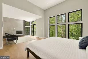 8165 E Beach Dr NW, Washington, DC 20012 - Photo 20
