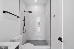 2105 M St NE, Washington, DC 20002 - Photo 22