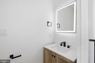2105 M St NE, Washington, DC 20002 - Photo 16