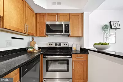 3601 38th Street NW #303, Washington, DC 20016 - Photo 8
