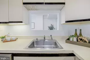 3 Washington Cir NW, Washington, DC 20037 - Photo 8