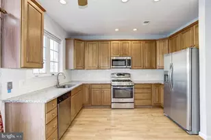 807 Capitol Square Pl SW, Washington, DC 20024 - Photo 6