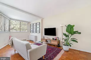 922 24th Street NW, Washington, DC 20037 - Photo 2