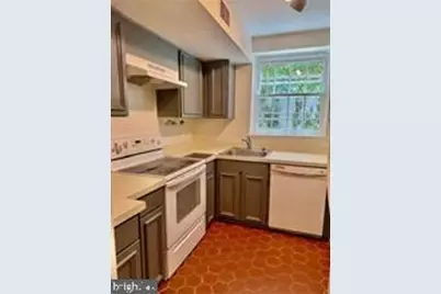 3801 Newark Street NW #C429, Washington, DC 20016 - Photo 6