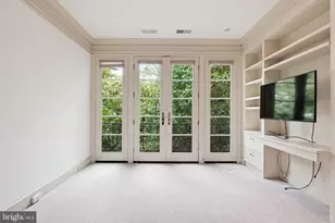 1241 33rd St NW, Washington, DC 20007 - Photo 4
