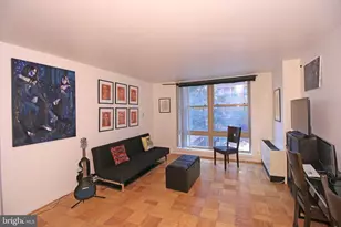 1260 21st St NW, Washington, DC 20036 - Photo 2