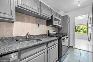 4201 Cathedral Ave NW, Washington, DC 20016 - Photo 14