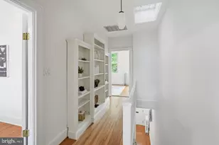 2129 Newport Pl NW, Washington, DC 20037 - Photo 16