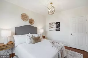 2129 Newport Pl NW, Washington, DC 20037 - Photo 18
