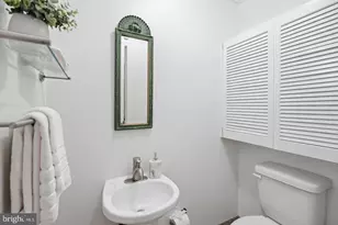 2129 Newport Pl NW, Washington, DC 20037 - Photo 12