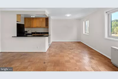 4570 Macarthur Boulevard NW #107, Washington, DC 20007 - Photo 4