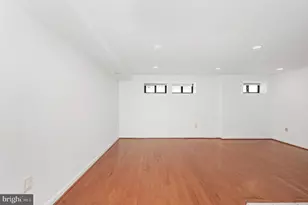 1321 NW Fairmont Street NW, Washington, DC 20009 - Photo 12