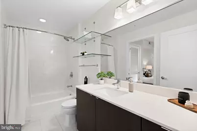 460 New York NW #802, Washington, DC 20001 - Photo 8