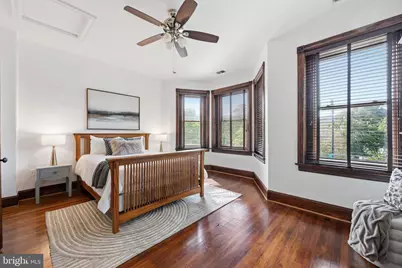 1302 A Street SE, Washington, DC 20003 - Photo 32