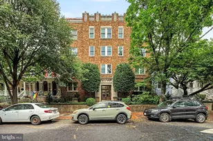 317 10th St NE, Washington, DC 20002 - Photo 2