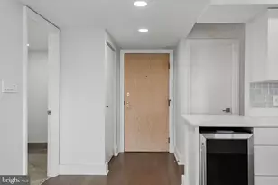 2111 Wisconsin Ave NW, Washington, DC 20007 - Photo 4