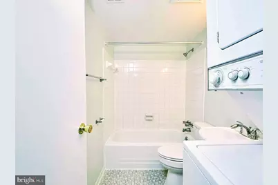 329 6th Street SE #A, Washington, DC 20003 - Photo 6