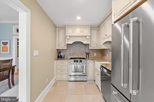 207 10th St SE, Washington, DC 20003 - Photo 16