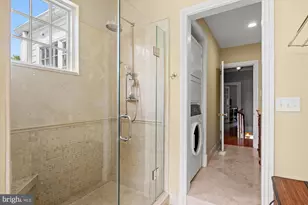 207 10th St SE, Washington, DC 20003 - Photo 26
