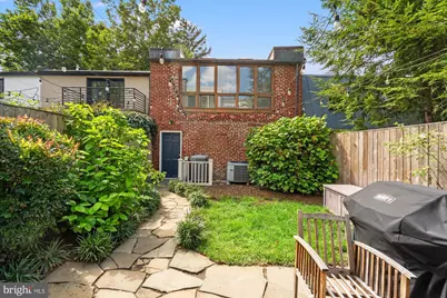 207 10th Street SE, Washington, DC 20003 - Photo 52