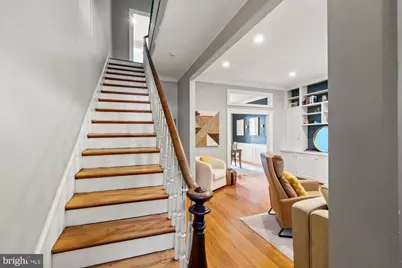 207 10th Street SE, Washington, DC 20003 - Photo 4