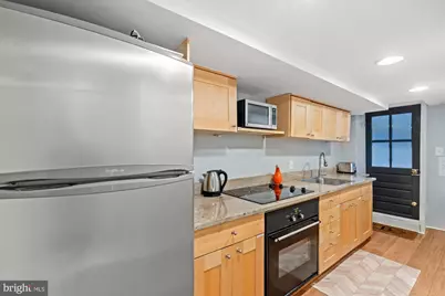 207 10th Street SE, Washington, DC 20003 - Photo 34