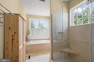 207 10th St SE, Washington, DC 20003 - Photo 26