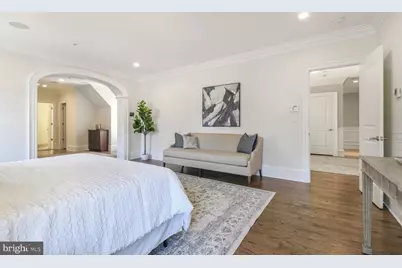 1935 Foxview Circle NW, Washington, DC 20007 - Photo 16