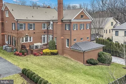 1935 Foxview Circle NW, Washington, DC 20007 - Photo 38