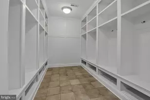 1935 Foxview Circle NW, Washington, DC 20007 - Photo 36