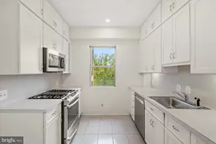 4000 Cathedral Ave NW, Washington, DC 20016 - Photo 10