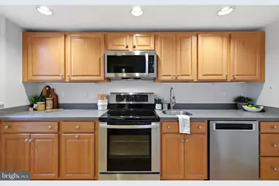 350 9th Street SE #25, Washington, DC 20003 - Photo 4