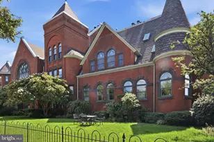 350 9th St SE, Washington, DC 20003 - Photo 2
