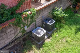 639 G St SE, Washington, DC 20003 - Photo 6