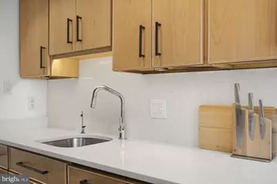 1672 Beekman Place NW #B, Washington, DC 20009 - Photo 8