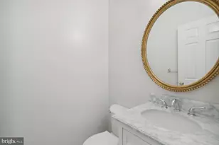 3231 Sutton Pl NW, Washington, DC 20016 - Photo 8