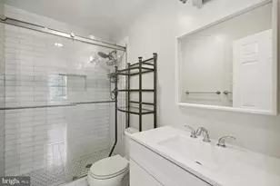 3231 Sutton Pl NW, Washington, DC 20016 - Photo 10