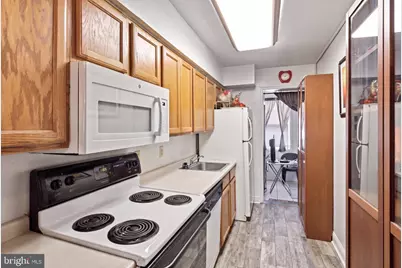 1724 Capitol NE, Washington, DC 20002 - Photo 12