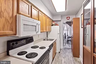 1724 Capitol NE, Washington, DC 20002 - Photo 12