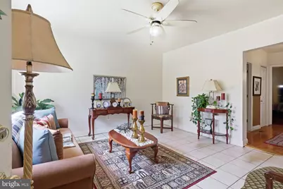 1724 Capitol NE, Washington, DC 20002 - Photo 4