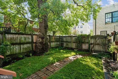 125 16th Street SE, Washington, DC 20003 - Photo 18