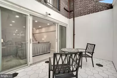 1715 15th NW #15, Washington, DC 20009 - Photo 2