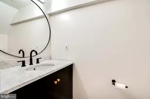 1715 15th NW, Washington, DC 20009 - Photo 8