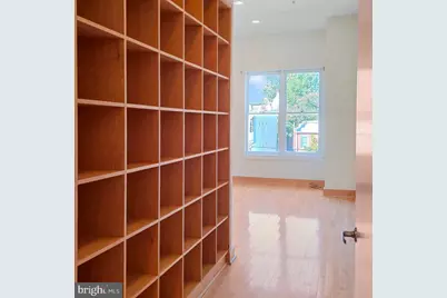326 8th Street NE #302, Washington, DC 20002 - Photo 4