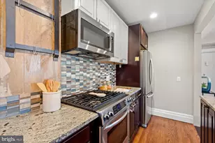 1915 16th St NW, Washington, DC 20009 - Photo 10