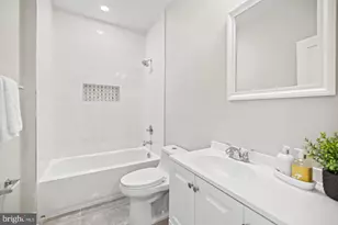 824 18th St NE, Washington, DC 20002 - Photo 14