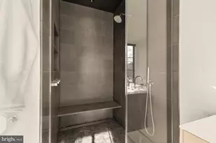 639 E St SE, Washington, DC 20003 - Photo 24